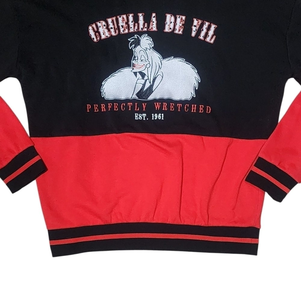 Disney One Hundred and One Dalmatians Cruella de Vil Panel Crewneck - BoxLunch - Picture 4 of 8